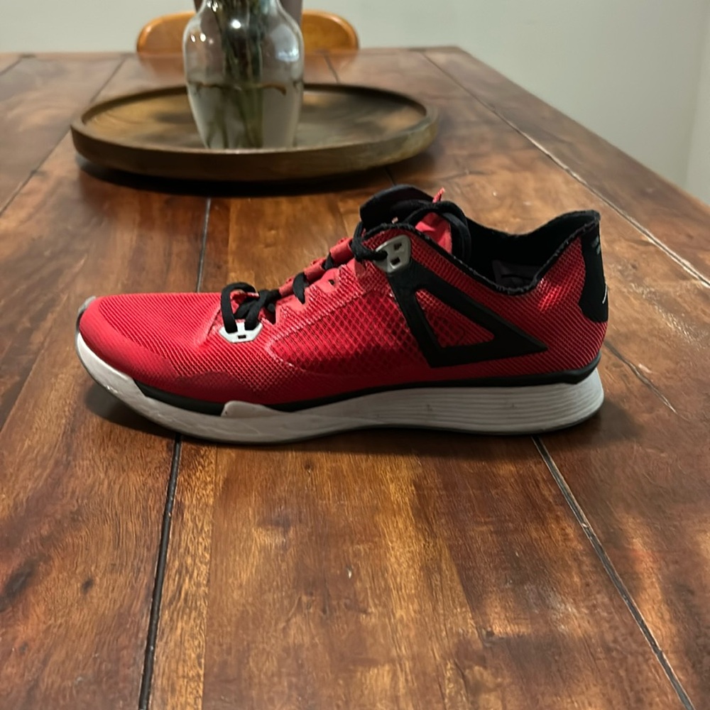 Men’s air Jordan toro bravo 89 running shoes